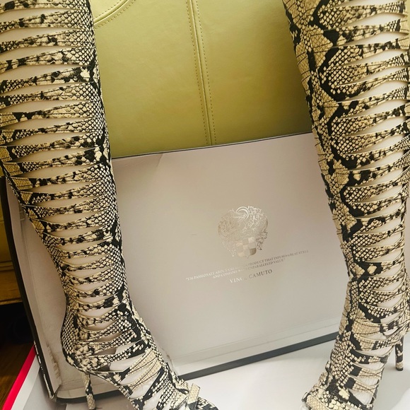 Vince Camuto Snake Chaendra Over Knee Cut Out Stiletto Sandals Heels - Picture 9 of 9